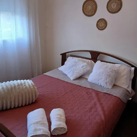 Apartment Kannon 5-minute Walk To Transport Options At The Pragal Terminal *